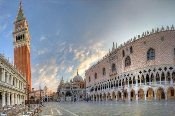 Venice Private Tour fast access, Doge Palace, St Mark's Basilica - Bridge of Sighs, the walking moment you’ll remember