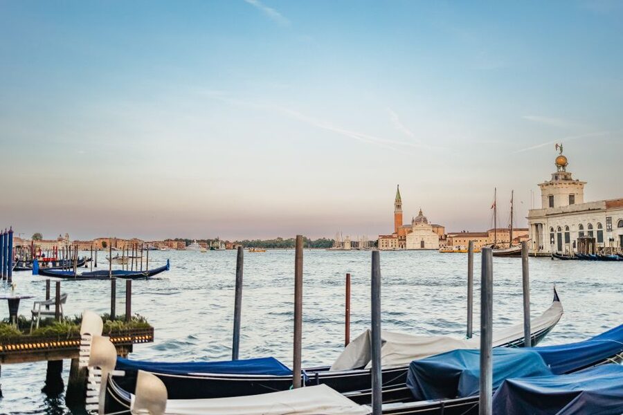 Venice: Private Tour with a Local Guide - Food and shopping: pointers that help after the tour