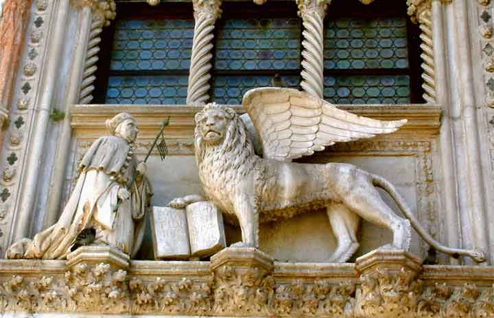 Venice: Private Tour with Doge's Palace, St. Mark's, Gondola - Price and value: is $440.68 per person worth it?