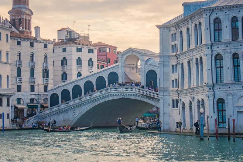 Venice: Private Walking Tour with Optional Gondola Ride - What You Actually See: Exteriors Only, Then Off to the Next Stop