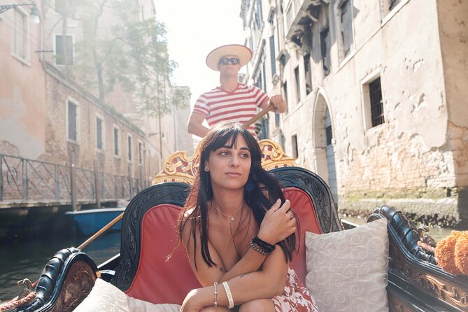 Venice Professional Photoshoot (up to 6 people included) - Key things to know before you book