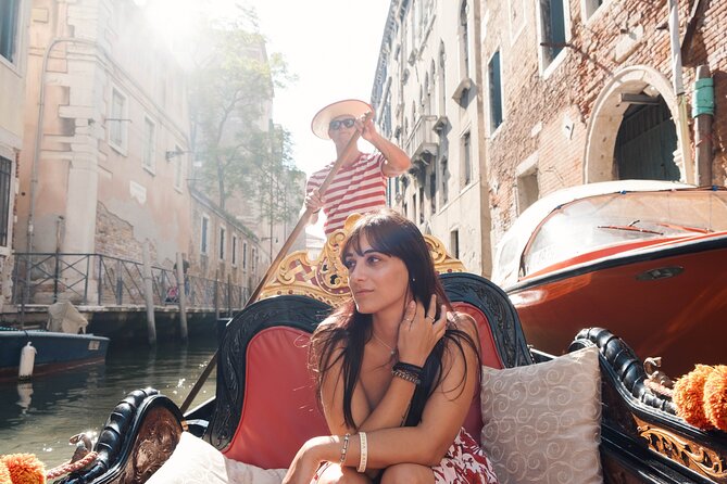 Venice Professional Photoshoot (up to 6 people included) - Weather, timing, and the reality of Venice photo sessions