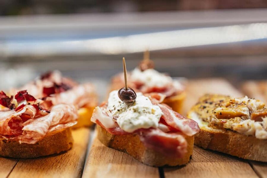 Venice: Rialto Market Food and Wine Lunchtime Tour - Vegetarian Options, Allergies, and What to Tell Your Guide