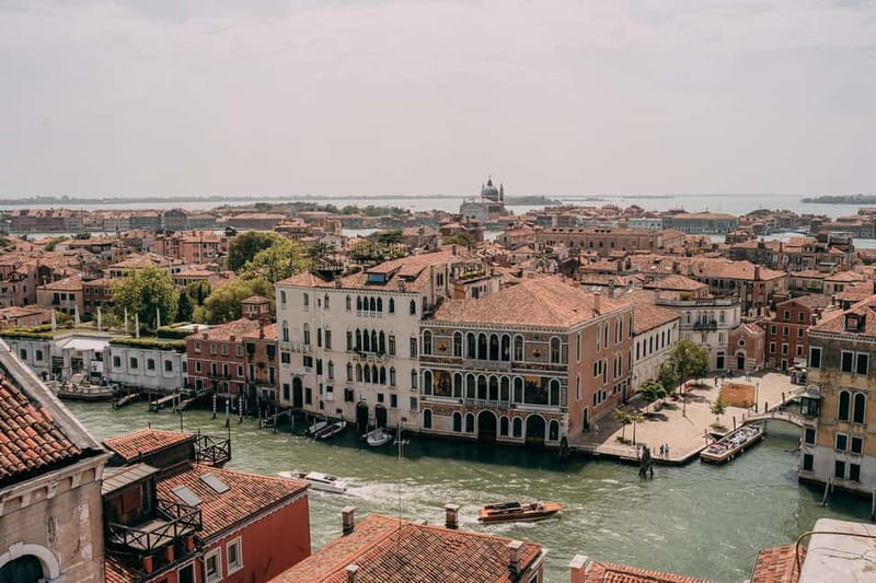 Venice: Rooftop Terraces Tour with Prosecco - Final terrace at Splendid Venice: Prosecco, snacks, and the big view