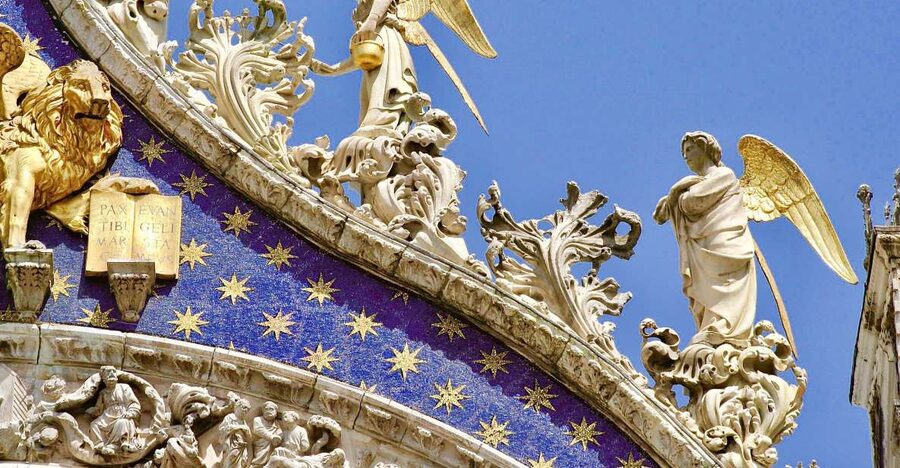 Venice: Saint Mark's Basilica Guided Tour - Piazza San Marco Landmarks Through a Venetian Lens