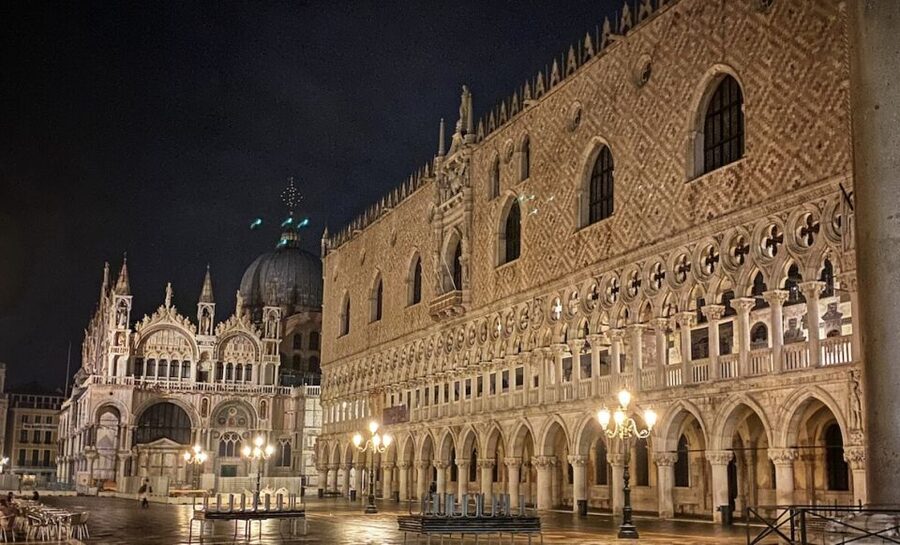 Venice: Saint Mark's Basilica Private Tour at Night - The Crypt Descent: A Rare Medieval Venice View Underfoot