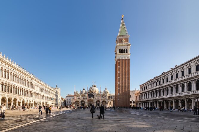 Venice: San Marco to Rialto Walking Tour & Spritz Like a Local - VR gondola gallery and the optional gondola ride
