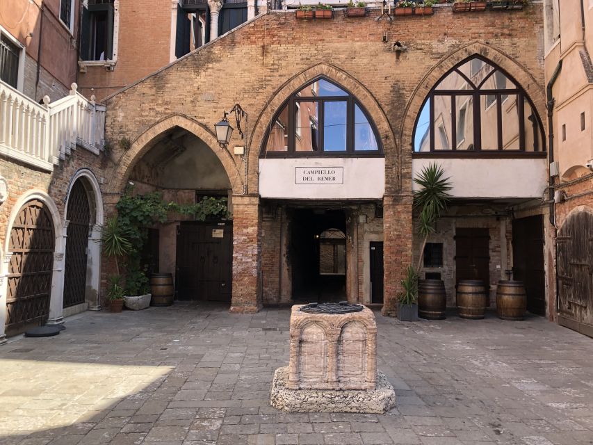 Venice Secret Food Tour - Bacaro polenta tasting plus a meatball stop
