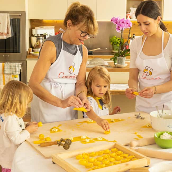 Venice: Share Your Pasta Love in a Local’s Home - Welcome Aperitivo, Appetizer, and the Pace of the Evening