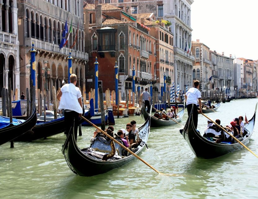 Venice: Shared Gondola Ride - La Fenice by gondola, Venice’s opera house and why it keeps getting rebuilt