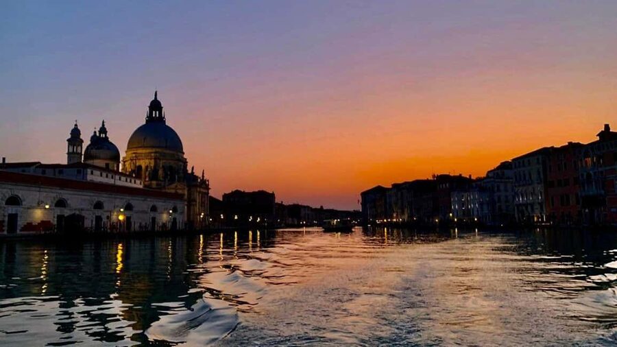 Venice: Shared Gondola Ride at Sunset - Should You Book This Shared Gondola Ride or Skip It?
