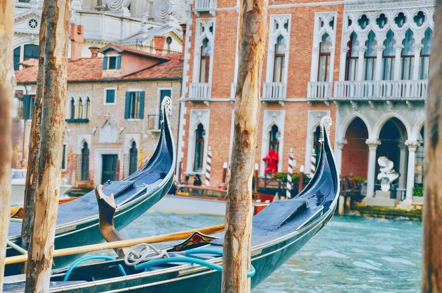 Venice: Shared Gondola Ride through the Lagoon City - The big tradeoff: no guide narrative, just a driver gondolier