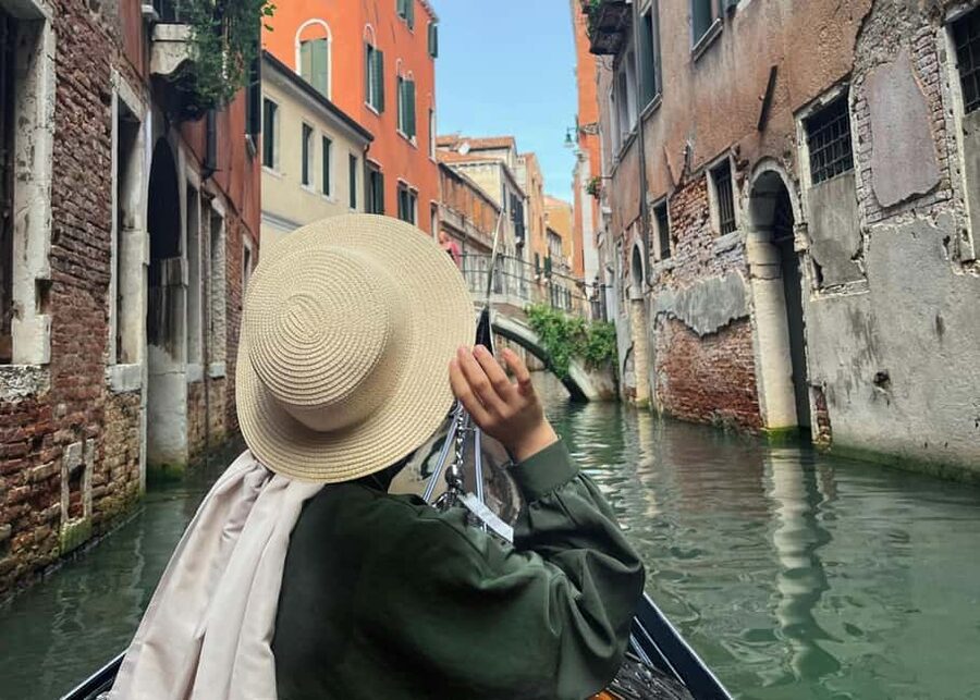 Venice: Shared Gondola Through breathtaking Bridge of Sighs - St Mark Basin to Bridge of Sighs: The Money Shot, Without the Chaos