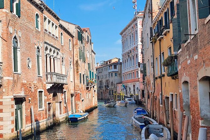 Venice Sightseeing Small Group Walking Tour with a Local Guide - San Zanipolo, doge tombs, and the power story behind the streets