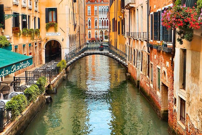 Venice Sightseeing Walking Tour with a Local Expert - A 2-hour Venice walk that maps the city fast