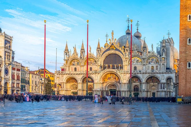 Venice Small Group Walking Tour with St. Mark's Basilica Terrace - Campo stops and canal moments: how the guide fills in the gaps
