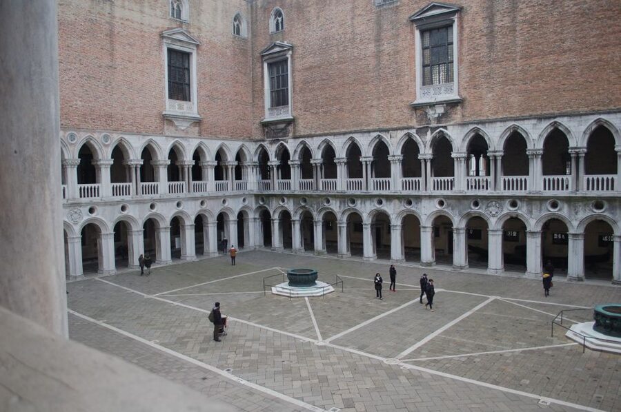 Venice: St Mark’s Basilica and Doge’s Palace Private Tour - Inside St Mark’s Basilica: golden mosaics and symbolism made readable