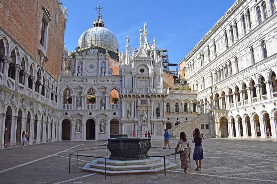 Venice: St. Mark's Basilica, Doge's Palace and Glass Factory - Meeting Point Under the Blue Clock Tower, and Why Timing Matters