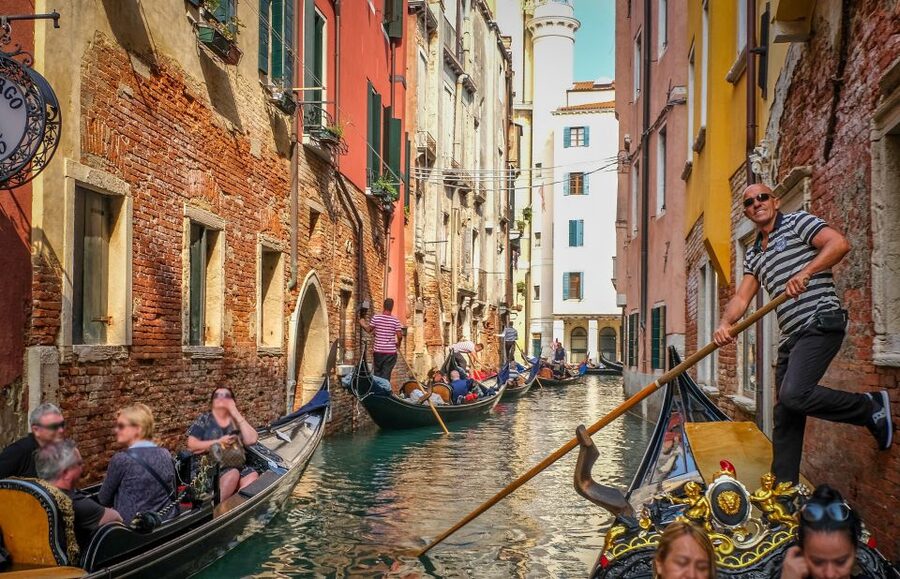 Venice: St Mark's Basilica, Doge's Palace, and Gondola Ride - St Mark’s Basilica approach: what you see, what you should expect