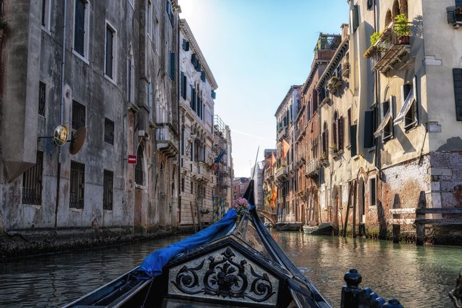 Venice: St. Mark's Basilica, Doge's Palace & Gondola Ride - Express option and time reality: how to choose the right pace