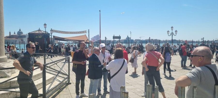 Venice: St. Mark's Basilica Ticket with Audio Guide - Getting Inside St. Mark’s Fast, Starting at the Blue Clock Tower