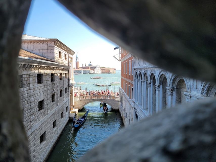 Venice: St Mark's, Doge's Palace, Murano & Burano Day Tour - The Bridge of Sighs photo stop, and why it matters