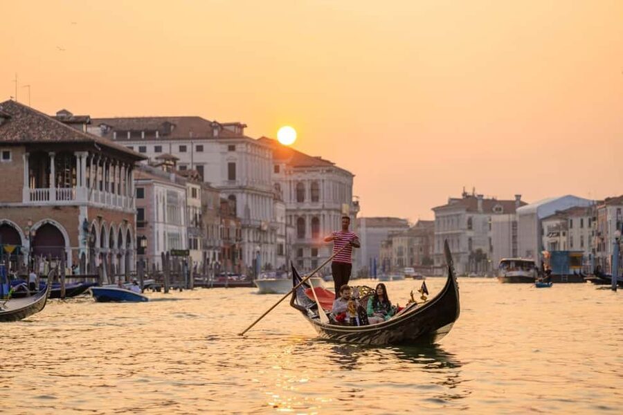 Venice: St. Mark's, Doges Palace, Rialto, and Gondola Tour - Key takeaways