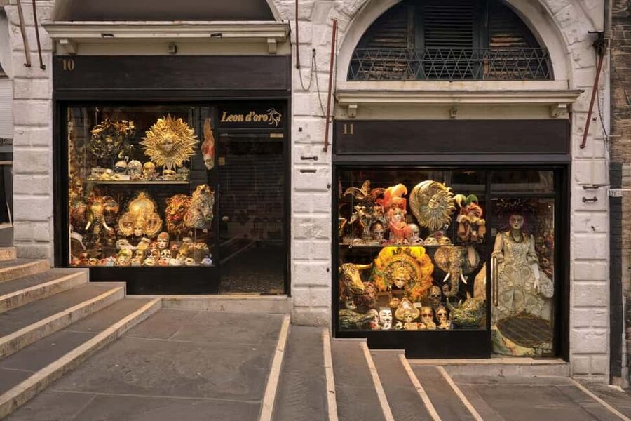 Venice: St. Mark's, Doges Palace, Rialto, and Gondola Tour - Why this 6-hour Venice mix works when time is short
