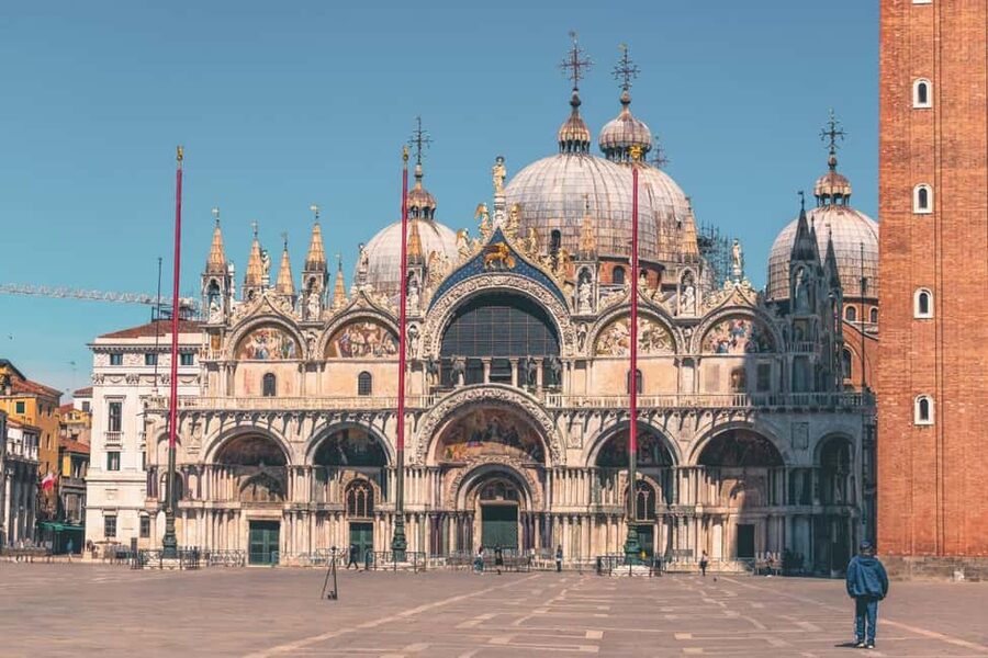 Venice: St. Mark's, Doges Palace, Rialto, and Gondola Tour - Entering St Mark’s Basilica: skip-the-line plus the dress code reality check