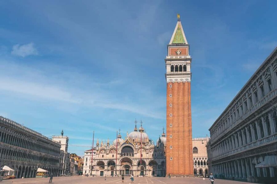 Venice: St. Mark's, Doges Palace, Rialto, and Gondola Tour - From St Mark’s to Rialto: photo stops that actually teach you something