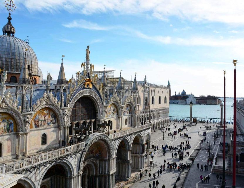 Venice: St. Mark's, Walking Tour and Gondola Combo - FAQ