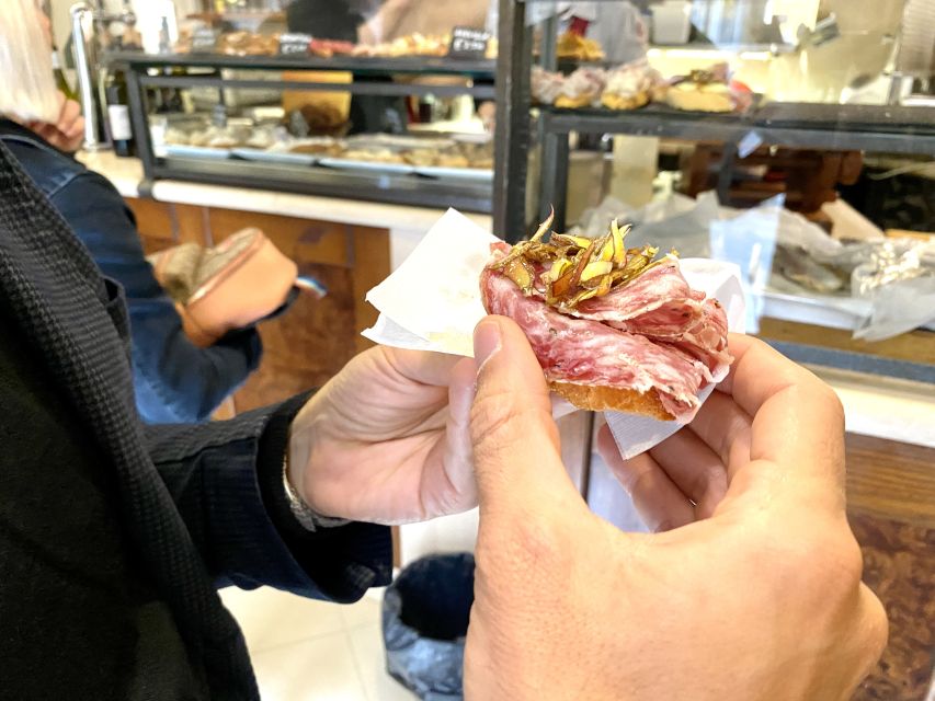 Venice: Street Food Tour with a Local Guide and Tastings - Street food that feels like Venice, not a food court