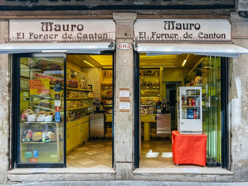 Venice: Street Food Tour with a Local Guide and Tastings - How cicchetti works in bàcari bars