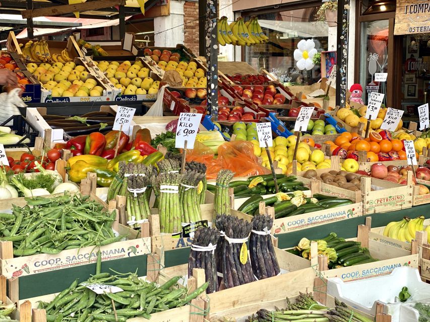 Venice: Street Food Tour with a Local Guide and Tastings - Meeting in San Bartolomio, then crossing to Rialto Market