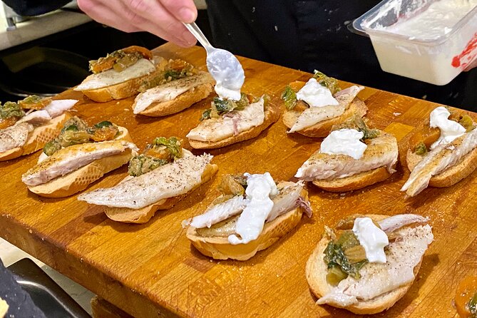 Venice Street Food Tour with Local Guide with Local Food Market Visit - What you’ll eat: cicchetti, regional cheese, cakes, and buranelli biscuits