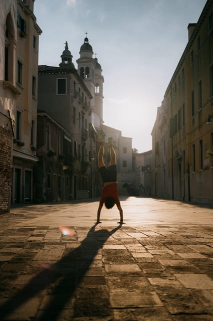 Venice Sunrise Running Experience - Starting at Rialto Bridge, right where Venice makes sense