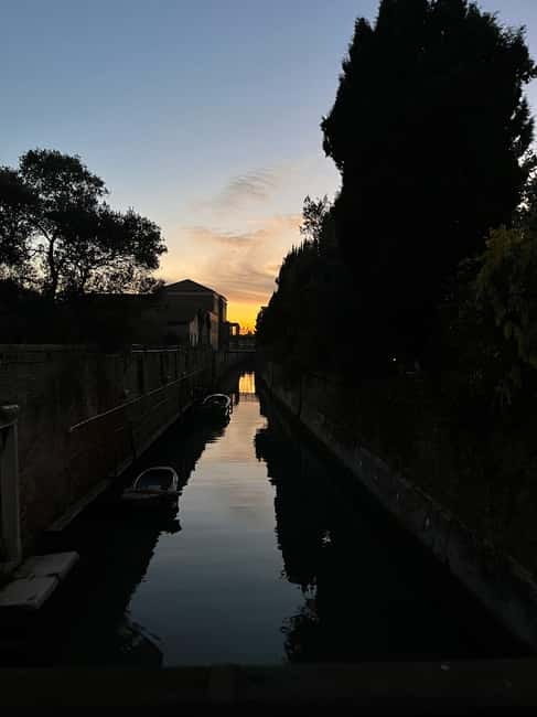 Venice: Sunrise Walking Tour with Espresso - Why sunrise in Venice feels different