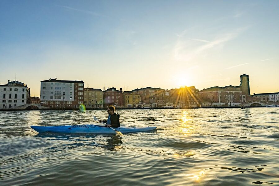 Venice: Sunset Kayak Tour in the Canals - Meeting at Reale Società Canottieri Querini, Fondamente Nove