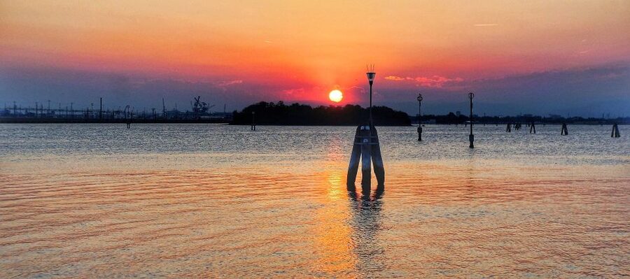 Venice: Sunset or Evening Gondola Tour - Smaller Canals: Why This Detour Can Feel More Venetian