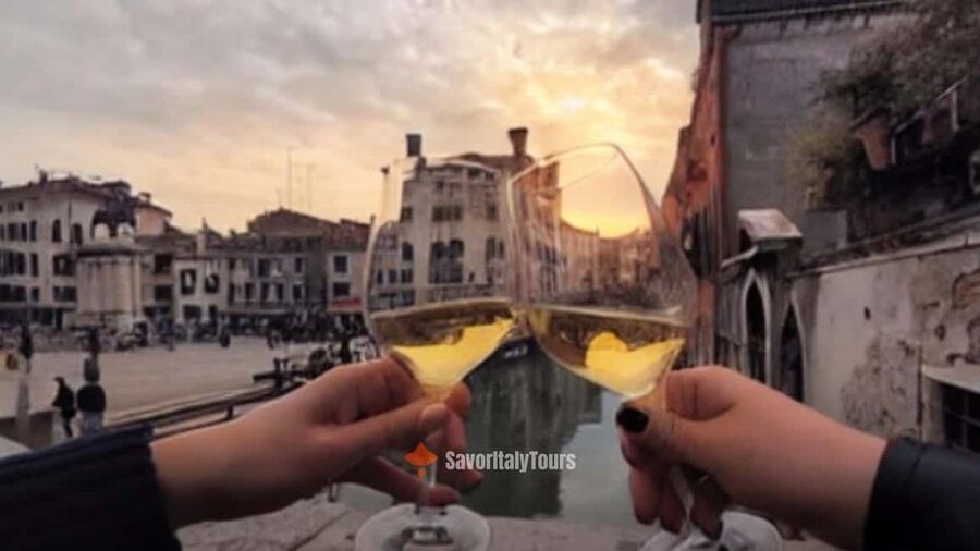 Venice: Sunset Walking Tour with Food and Wine Tastings - 14+ tastings at 7 stops, with cicchetti energy and 6 regional wines