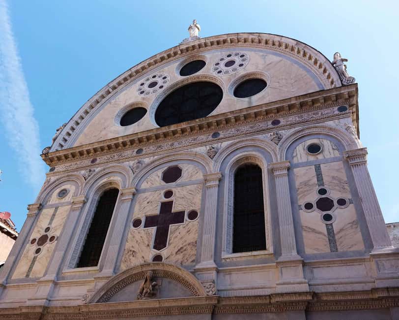 Venice: The Grand Canal Touch – Walking & Gondola Experience - Walking Venice: Rialto, Casanova, and the Spiral Staircase Stop