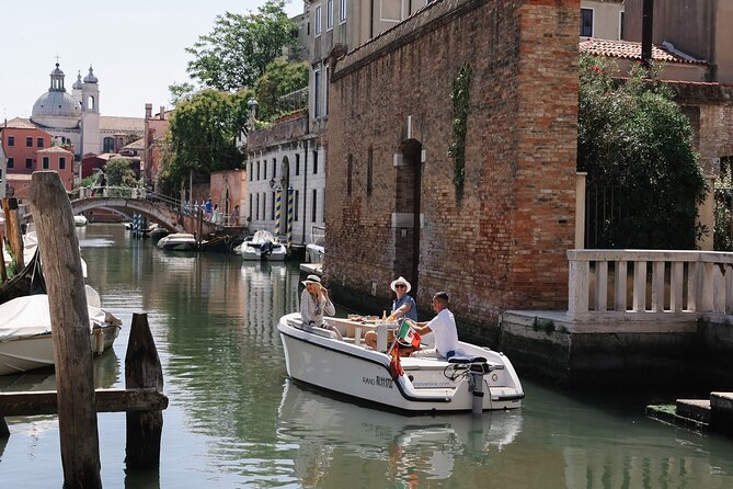 Venice: The Hidden Canals on an Electric Boat - The Electric Boat Ride: Comfort, Views, and Photo Tips