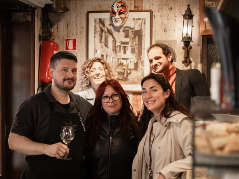Venice: The Ultimate Food Tour with Wine & Spritz - Stop 2 at Campo S.S. Giovanni e Paolo: Spritz plus street food