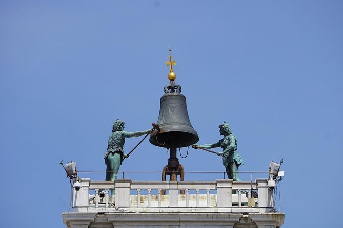 Venice Through a Local’s Eyes: Private Water Taxi & Walking Tour - Entering Venice Without the Map Fighting