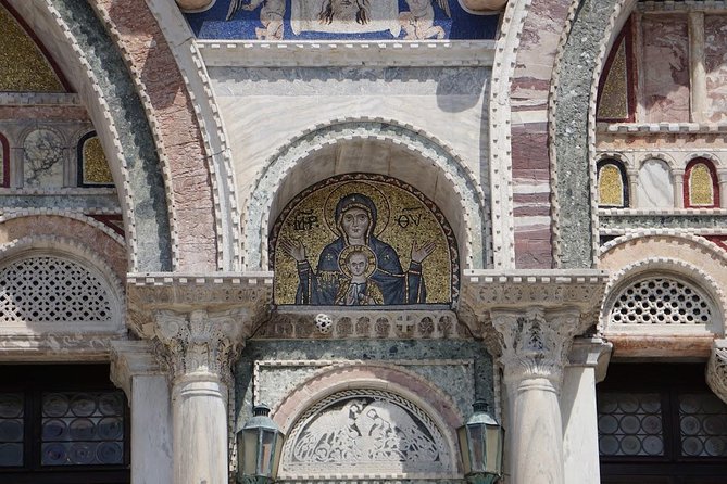Venice Through a Local’s Eyes: Private Water Taxi & Walking Tour - Cruising the Grand Canal: Seven Centuries Passing by the Windows