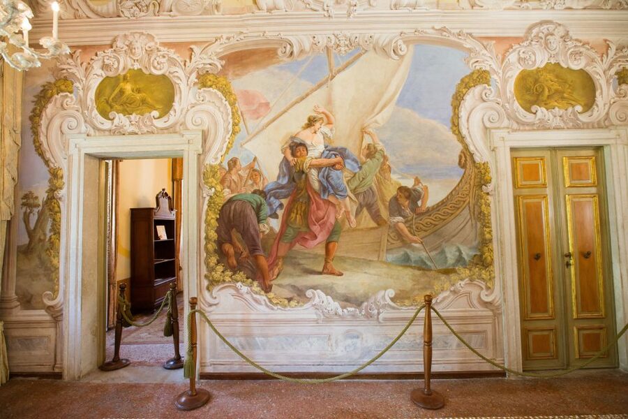 Venice to Padua Full-Day Brenta Riviera Boat Cruise - Comfort, noise, and what to do about hearing the guide