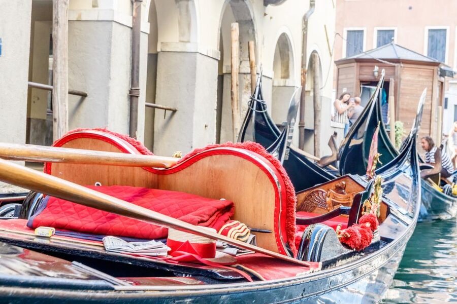 Venice: Traditional Shared Gondola Ride - Should You Book This Shared Gondola Ride?