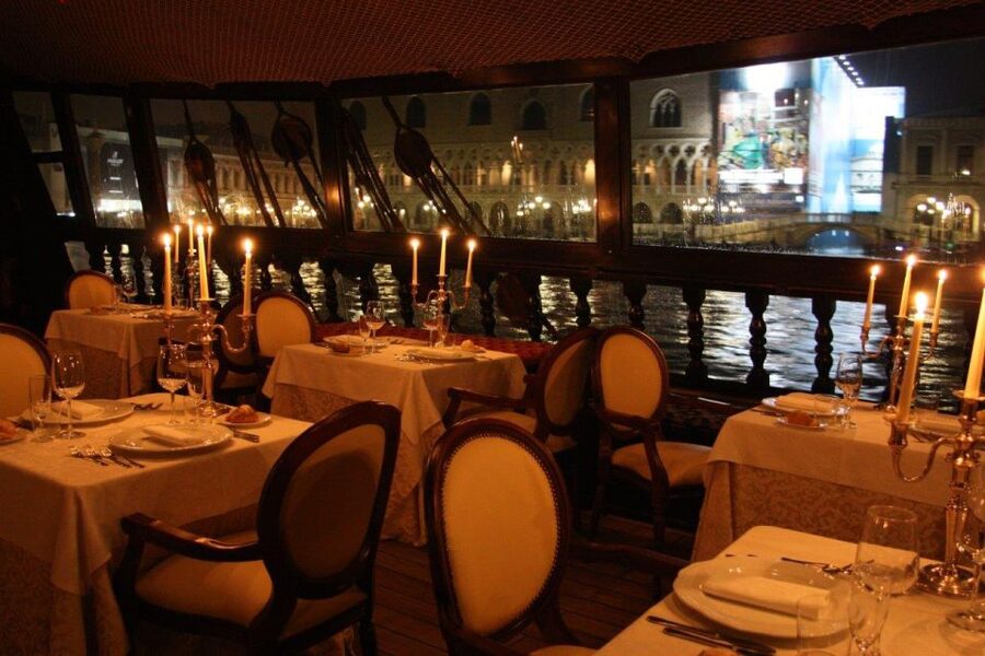 Venice: Venetian Lagoon Tour and Galleon Dinner - A Candlelit Venetian Galleon Dinner, With the Night as Your Backdrop