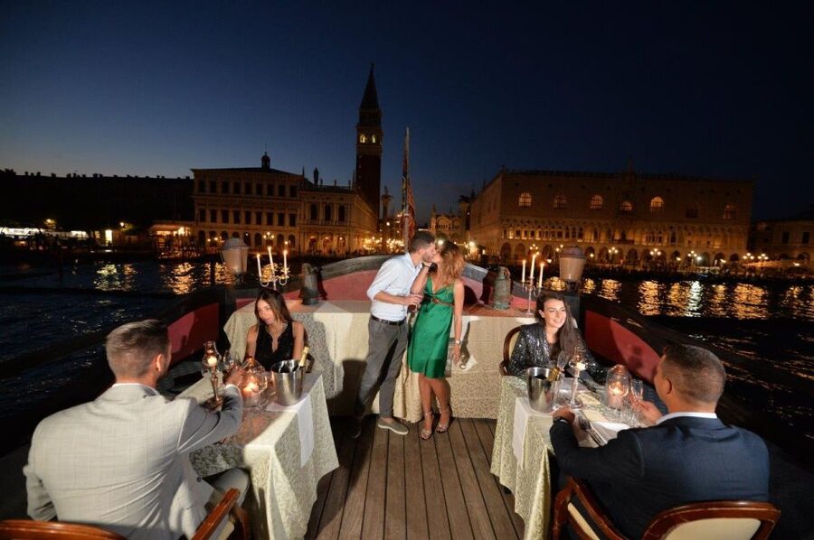 Venice: Venetian Lagoon Tour and Galleon Dinner - Murano After Dark, then Burano and Its Leaning Bell Tower