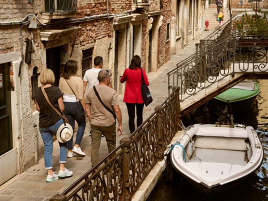 Venice: Vip Semi-Private Walking Tour with Gondola Ride - Why this Venice walk-and-gondola mix feels right in 3 hours